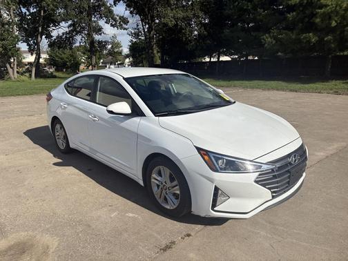 Quartz White Pearl 2020 Hyundai ELANTRA SEL