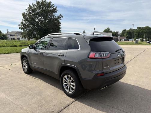 Sting-Gray Clearcoat 2021 Jeep Cherokee Latitude Lux