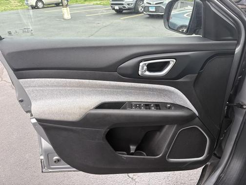 Billet Silver Metallic Clearcoat 2022 Jeep Compass Latitude Lux