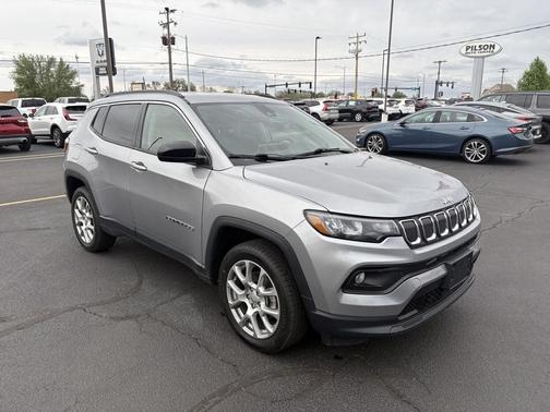 Billet Silver Metallic Clearcoat 2022 Jeep Compass Latitude Lux