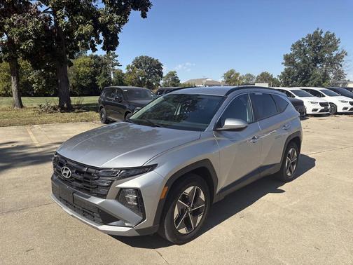 Shimmering Silver 2025 Hyundai TUCSON SEL