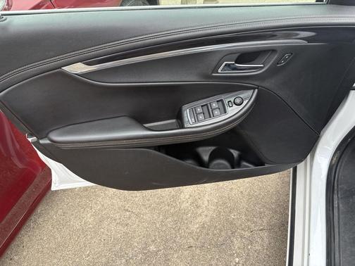 Iridescent Pearl Tricoat 2016 Chevrolet Impala LT