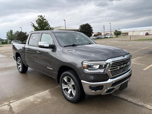 Granite Crystal Metallic Clearcoat 2023 RAM 1500 Laramie
