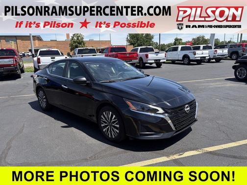 Super Black 2025 Nissan Altima SV FWD