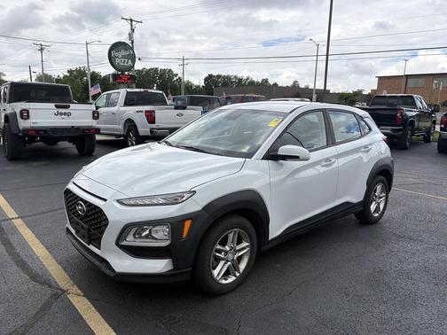 Chalk White 2019 Hyundai KONA SE