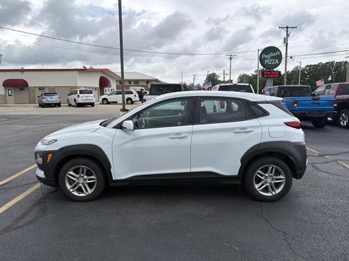Chalk White 2019 Hyundai KONA SE