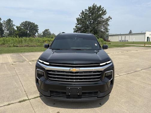 Mosaic Black Metallic 2025 Chevrolet Traverse LT