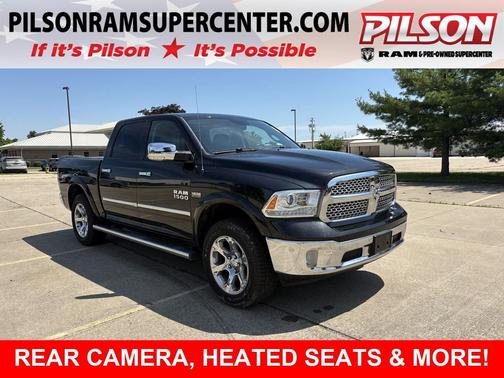 Brilliant Black Crystal Pearlcoat 2017 RAM 1500 Laramie