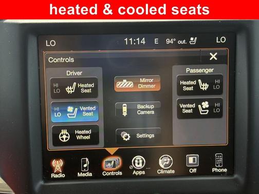 Brilliant Black Crystal Pearlcoat 2017 RAM 1500 Laramie