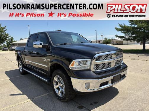 Brilliant Black Crystal Pearlcoat 2017 RAM 1500 Laramie