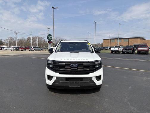 Oxford White 2025 Ford Expedition Max Active 4x4