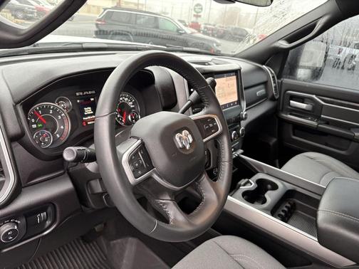 2024 RAM 3500 Big Horn Crew Cab 4x4 8' Box