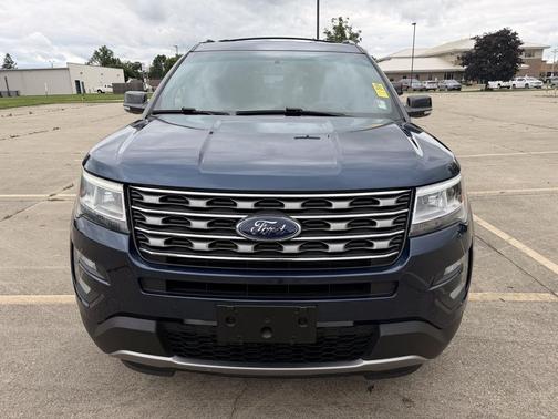 Blue Jeans 2017 Ford Explorer XLT