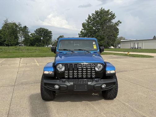 Hydro Blue Pearlcoat 2022 Jeep Gladiator Sport