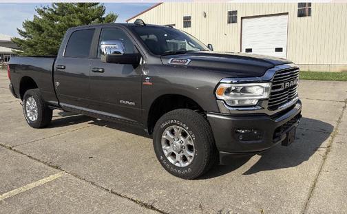 Diamond Black Crystal Pearlcoat 2024 RAM 2500 Laramie Crew Cab 4x4 6'4' Box