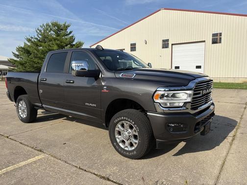 Diamond Black Crystal Pearlcoat 2024 RAM 2500 Laramie Crew Cab 4x4 6'4' Box