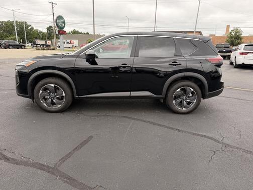 Super Black 2025 Nissan Rogue SV