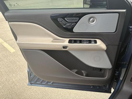 Blue Diamond Metallic 2020 Lincoln Aviator Reserve AWD