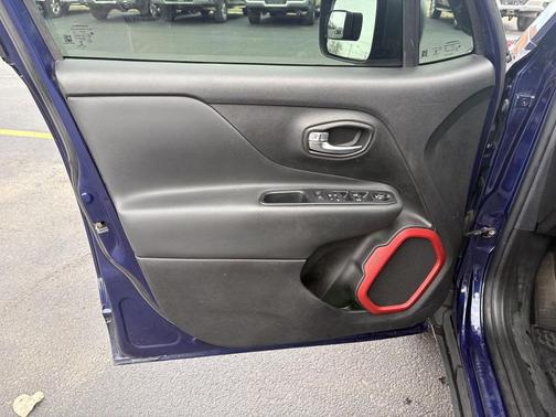 2016 Jeep Renegade Trailhawk