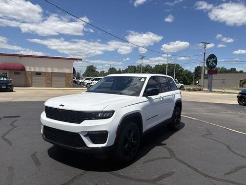 Bright White Clearcoat 2023 Jeep Grand Cherokee Limited