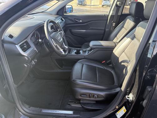 2023 GMC Acadia AWD SLT