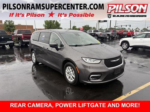 Granite Crystal Metallic Clearcoat 2023 Chrysler Pacifica Touring L