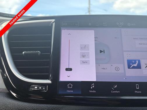 Brilliant Black Crystal Pearlcoat 2022 Chrysler Pacifica Touring L