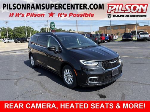 Brilliant Black Crystal Pearlcoat 2022 Chrysler Pacifica Touring L