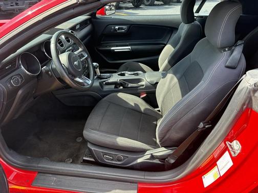 2015 Ford Mustang V6