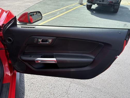 2015 Ford Mustang V6