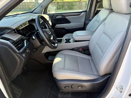 Summit White 2026 GMC Acadia Elevation FWD