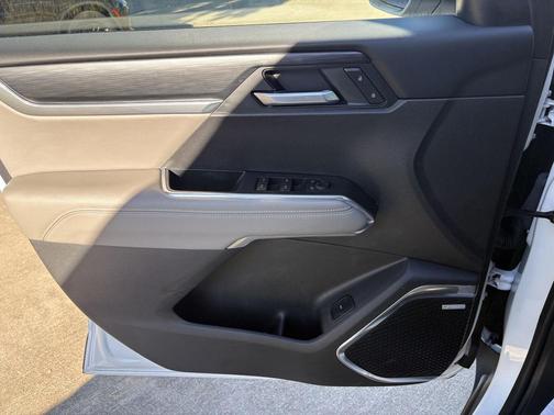 Summit White 2026 GMC Acadia Elevation FWD