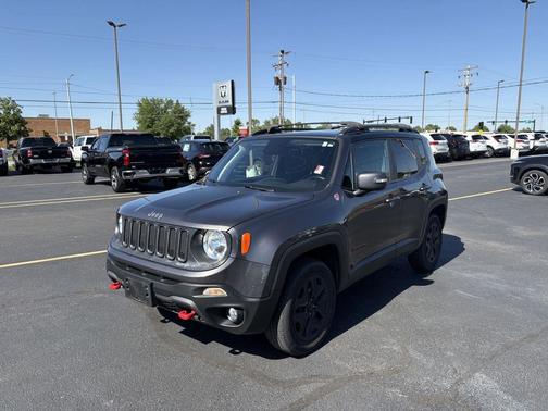 Granite Crystal Metallic Clearcoat 2018 Jeep Renegade Trailhawk