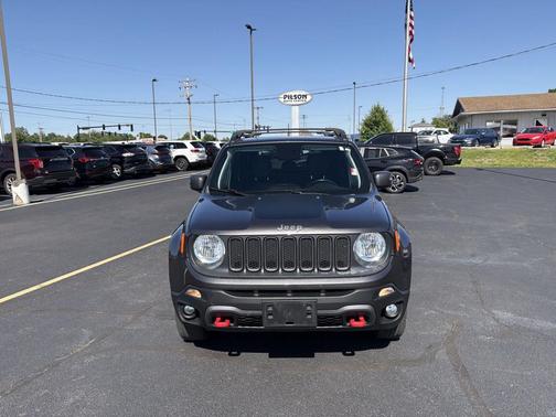 Granite Crystal Metallic Clearcoat 2018 Jeep Renegade Trailhawk