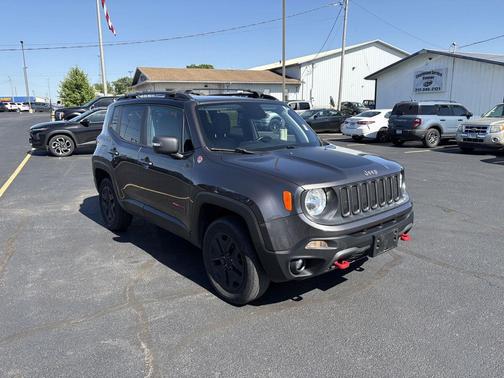 Granite Crystal Metallic Clearcoat 2018 Jeep Renegade Trailhawk