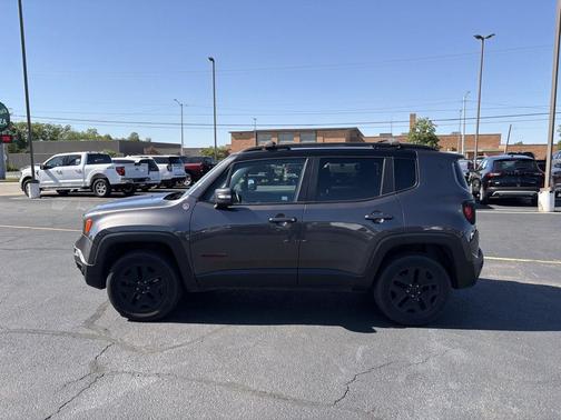 Granite Crystal Metallic Clearcoat 2018 Jeep Renegade Trailhawk