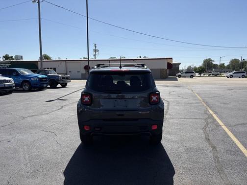 Granite Crystal Metallic Clearcoat 2018 Jeep Renegade Trailhawk