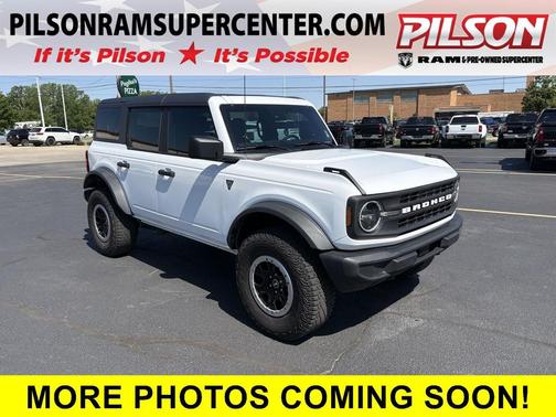 Oxford White 2023 Ford Bronco Base Advanced