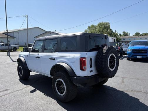Oxford White 2023 Ford Bronco Base Advanced