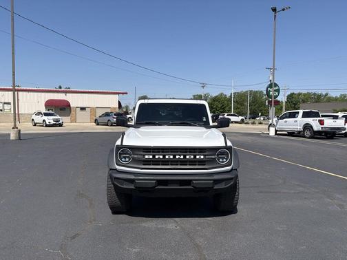 Oxford White 2023 Ford Bronco Base Advanced