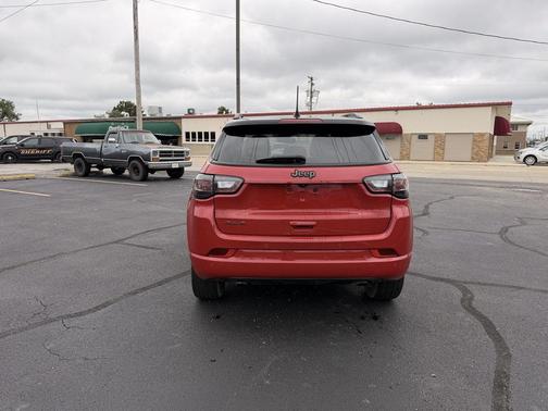 Redline Pearlcoat 2023 Jeep Compass High Altitude