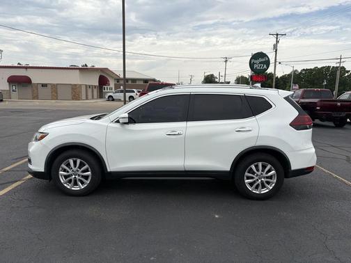 Glacier White 2019 Nissan Rogue SV