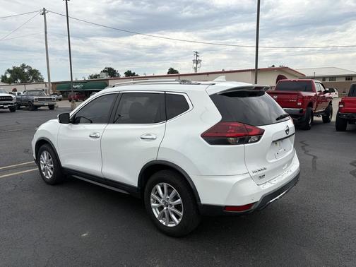 Glacier White 2019 Nissan Rogue SV