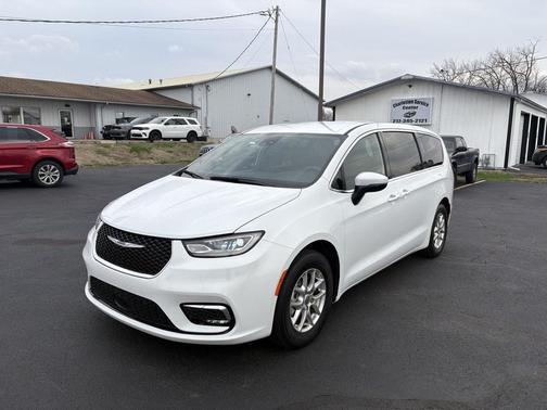 2023 Chrysler Pacifica Touring