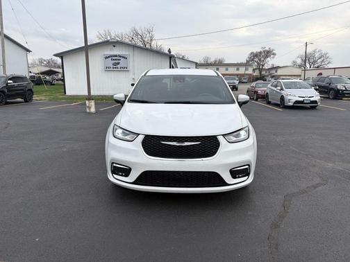 2023 Chrysler Pacifica Touring