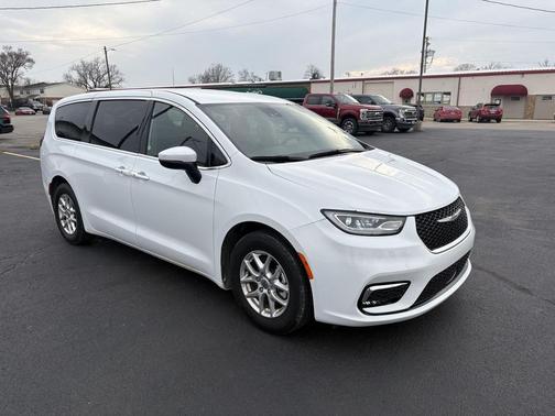 2023 Chrysler Pacifica Touring