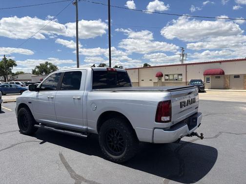 Bright Silver Metallic Clearcoat 2018 RAM 1500 Night Crew Cab 4x4 5'7' Box