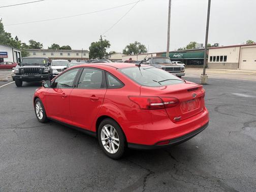 Race Red 2015 Ford Focus SE