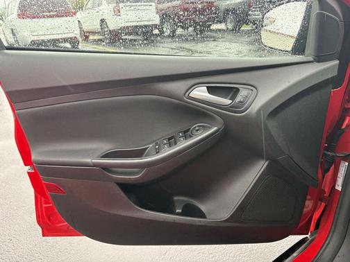 Race Red 2015 Ford Focus SE