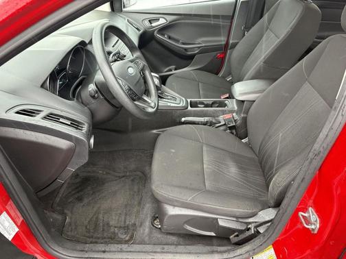 Race Red 2015 Ford Focus SE